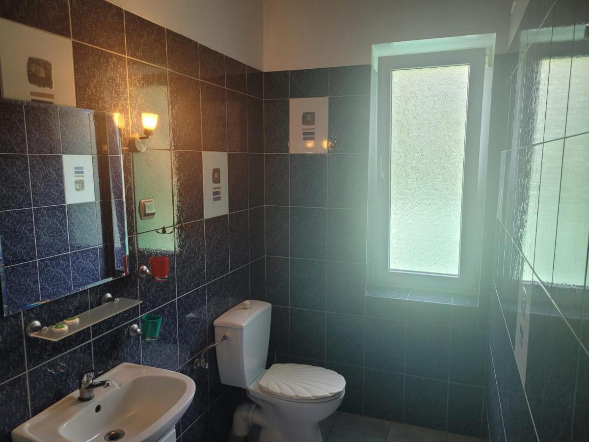 Albert Turystyczne Uslugi Hotelarskie Varsóvia Exterior foto
